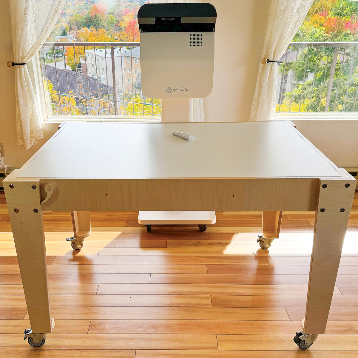 Table de projection Obie adaptée | CDS Boutique