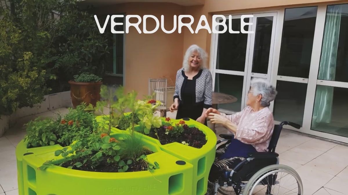 Load video: Hortense Essentiel Planter (Green)
